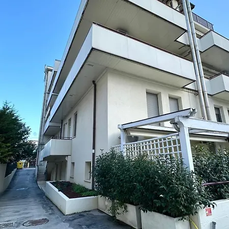 Se128 - Senigallia, Bilocale A 100 Mt Dal Mare, Con Posto Auto Senigália