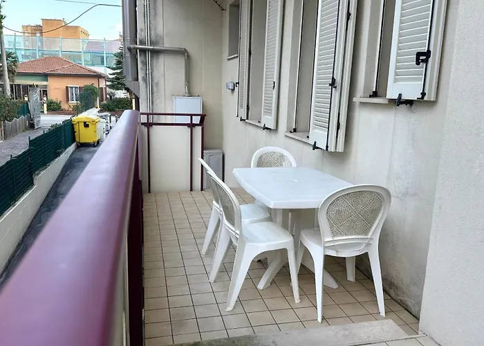 Se128 - Senigallia, Bilocale A 100 Mt Dal Mare, Con Posto Auto * Сенігаллія